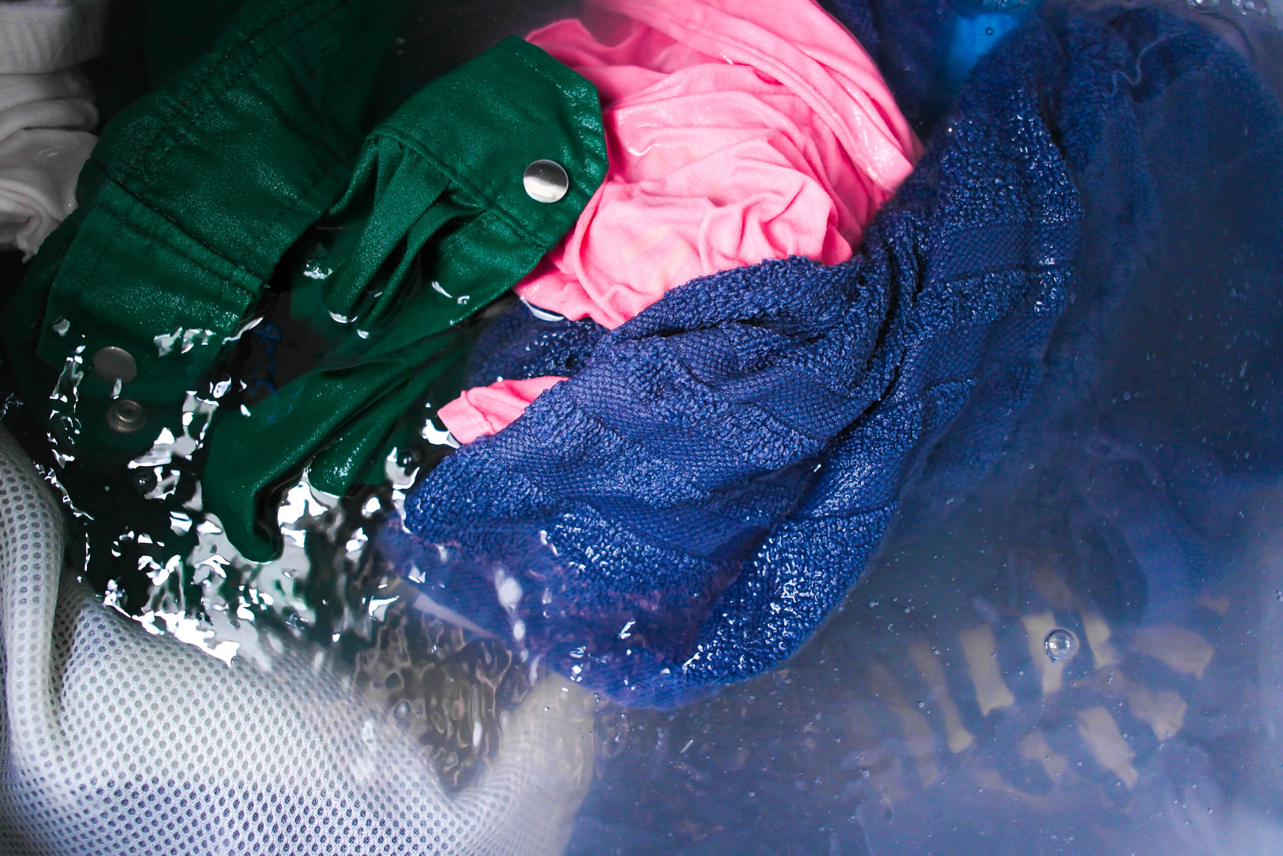 Can You Mix Dark and Light Clothes If You Wash in Cold Water?