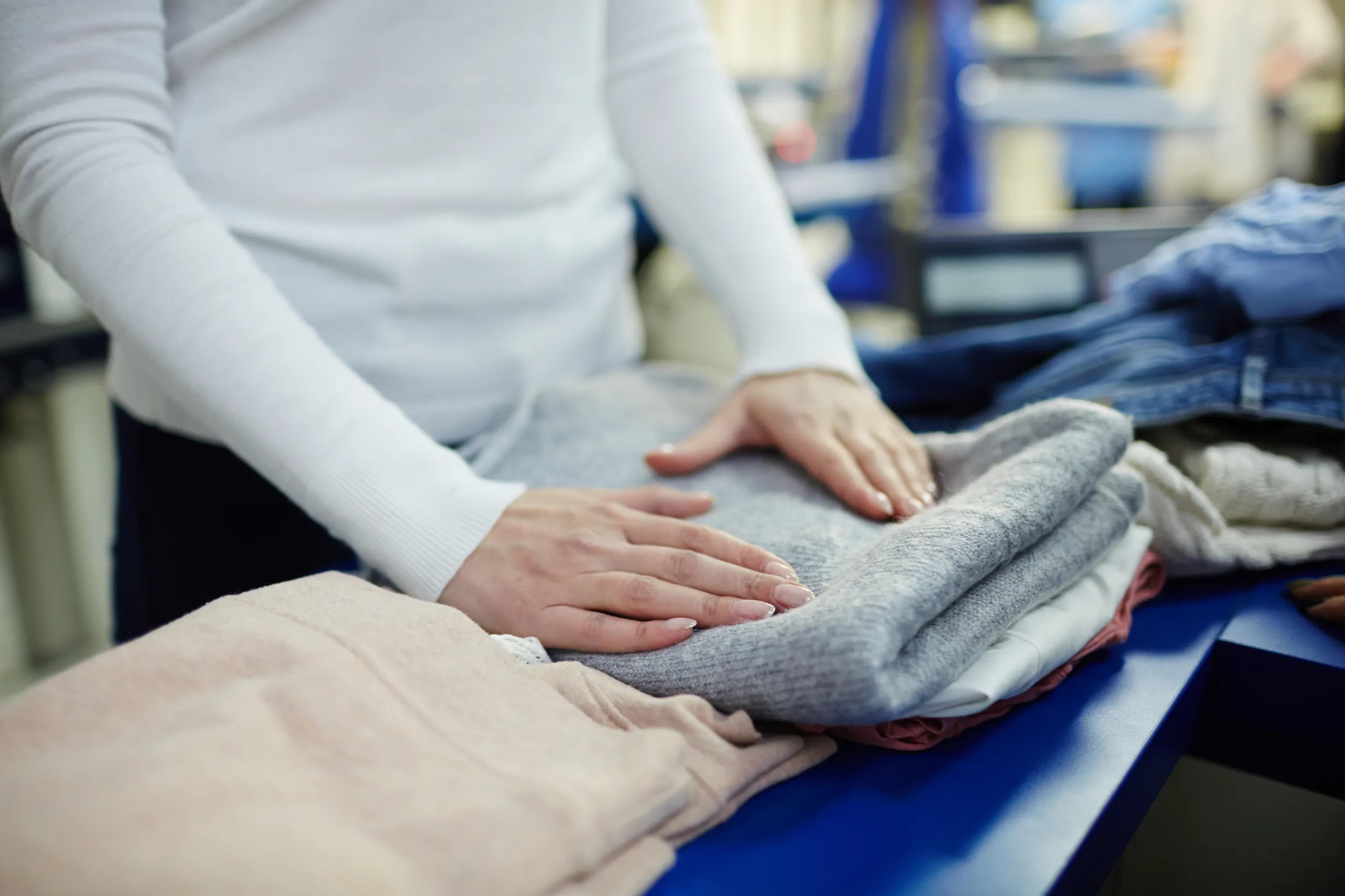 How Professional Laundry Services Remove Tough Stains